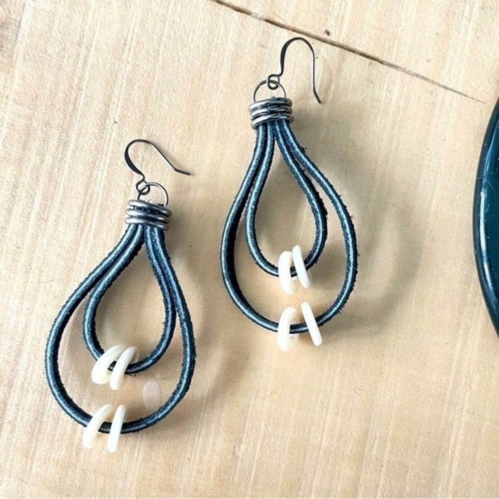 2/$29 Handmade Black Leather Teardrop Hoop Statement Earrings Cream Acrylic - Picture 5 of 5